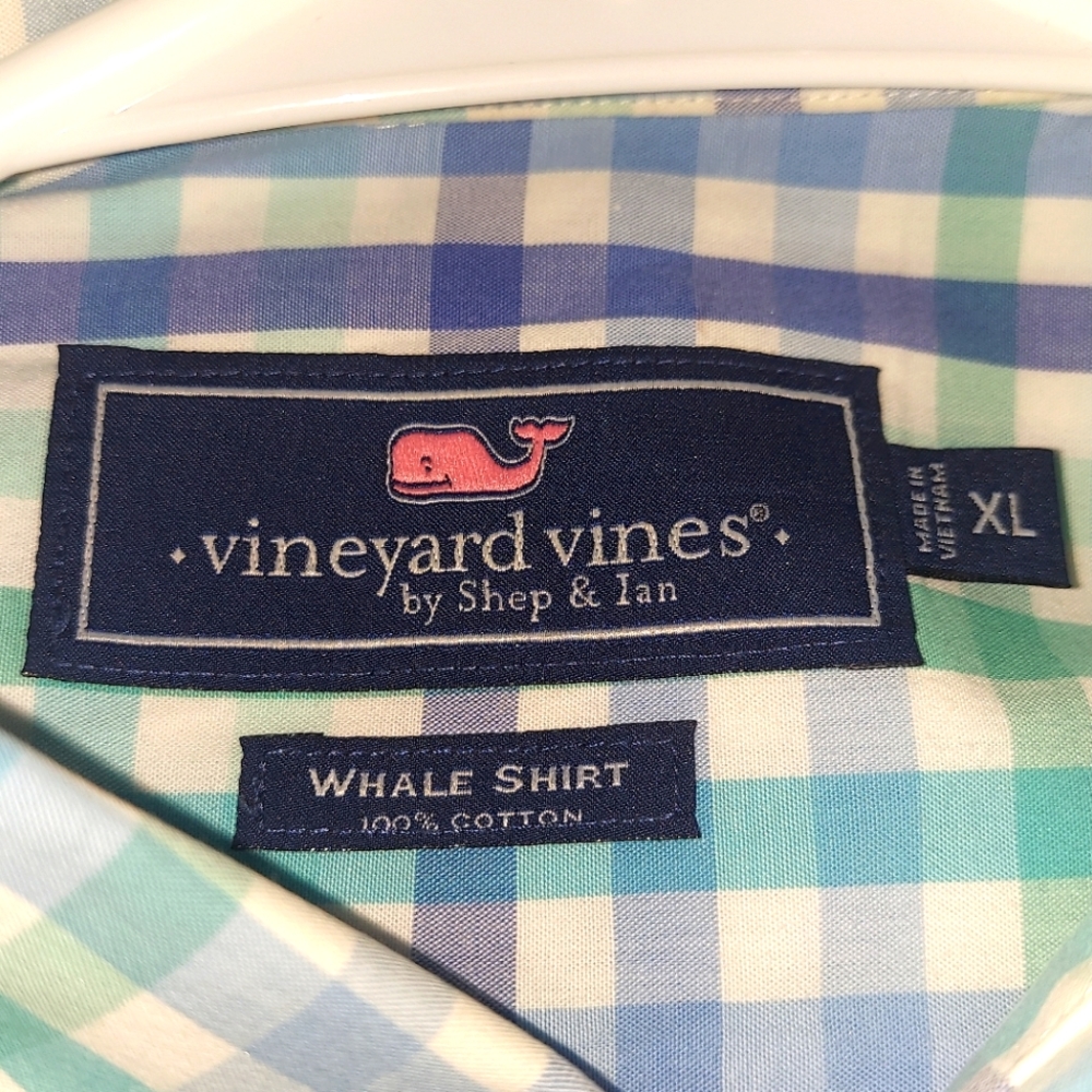 VV Men's XL Button-down Whale Shirt
